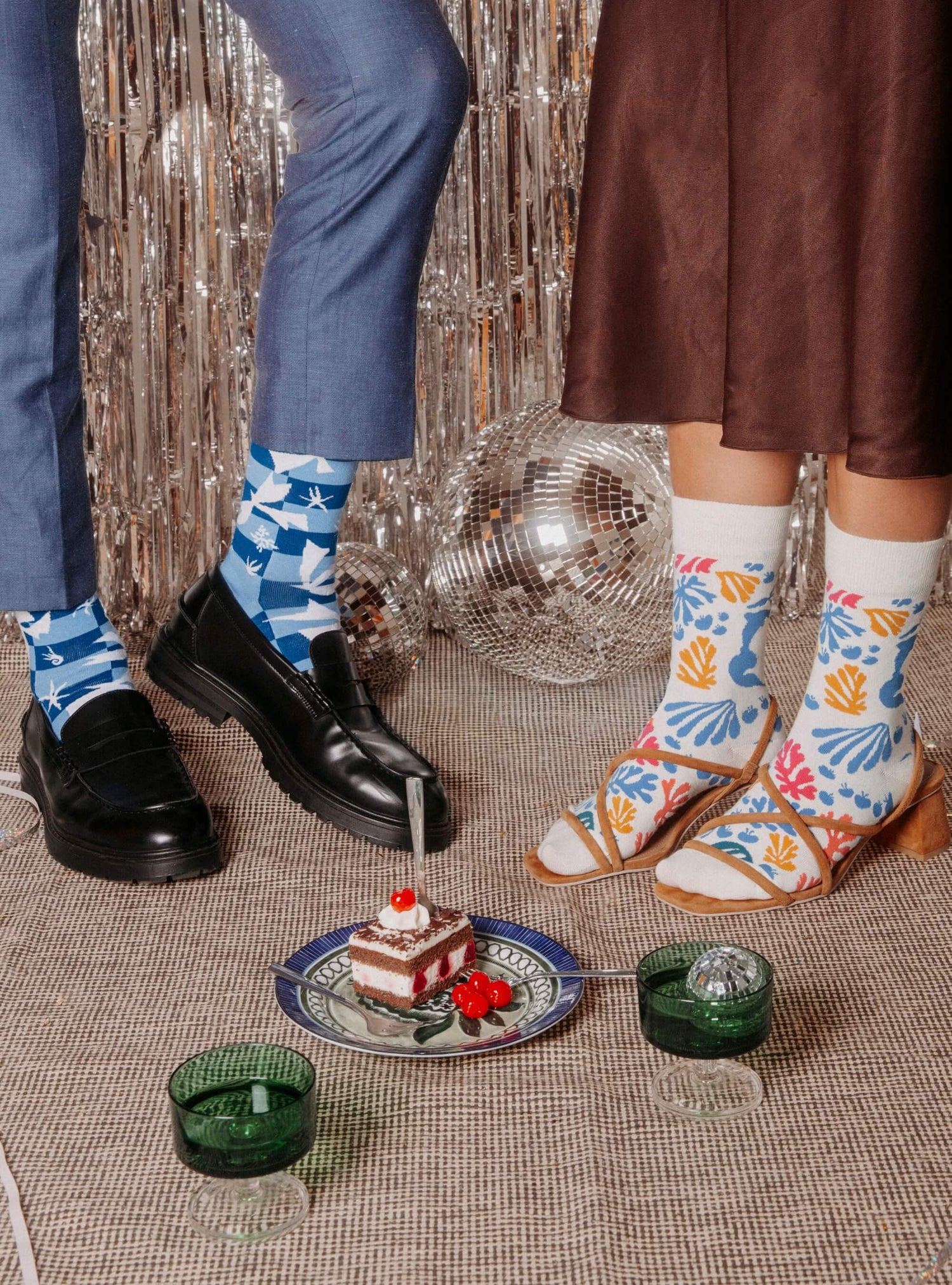 Origineel cadeau Kerstmis 🎄 Kunstsokken onder de boom